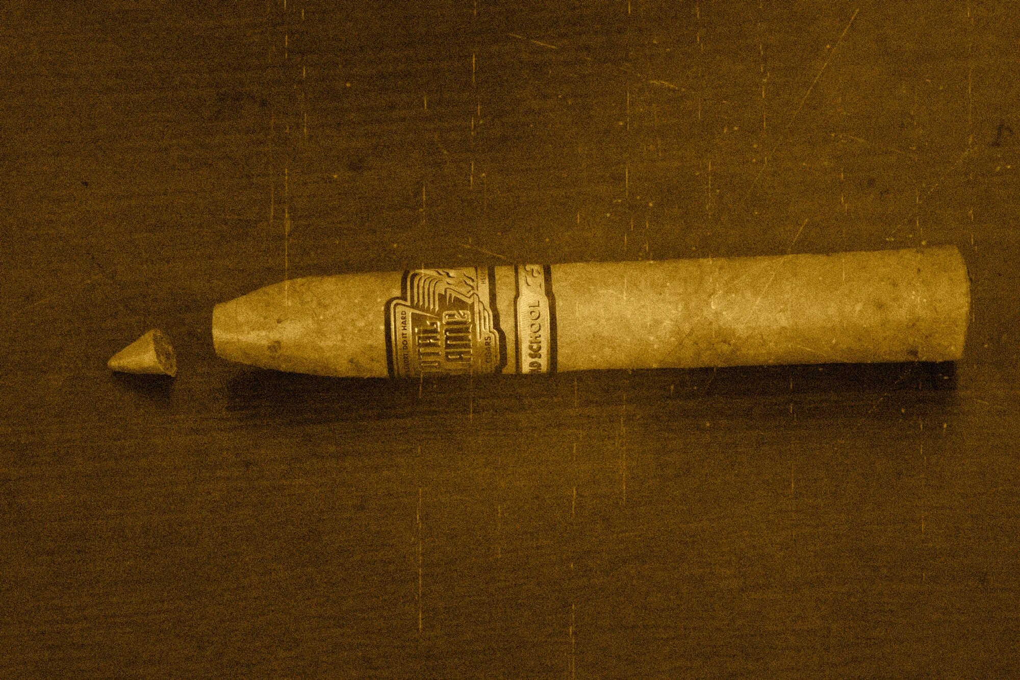 Как отрезать сигару. Отрезать сигары. Как правильно обрезать сигару. Как правильно обрезать сигару. Головка сигары.