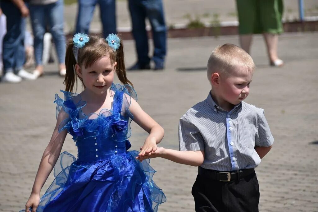 Погода в белогорске амурской области на 3. Дети в городе. Конкурс детского танца на роликах. Станцуем детская. Сборная по танцам победители дети.