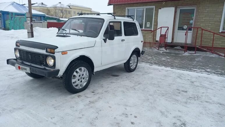 Авто омск автомобили с пробегом. Нива 21214 2011 г. Нива 21214 белая. Ваз 21214 дром. Ваз 21214 тайга.
