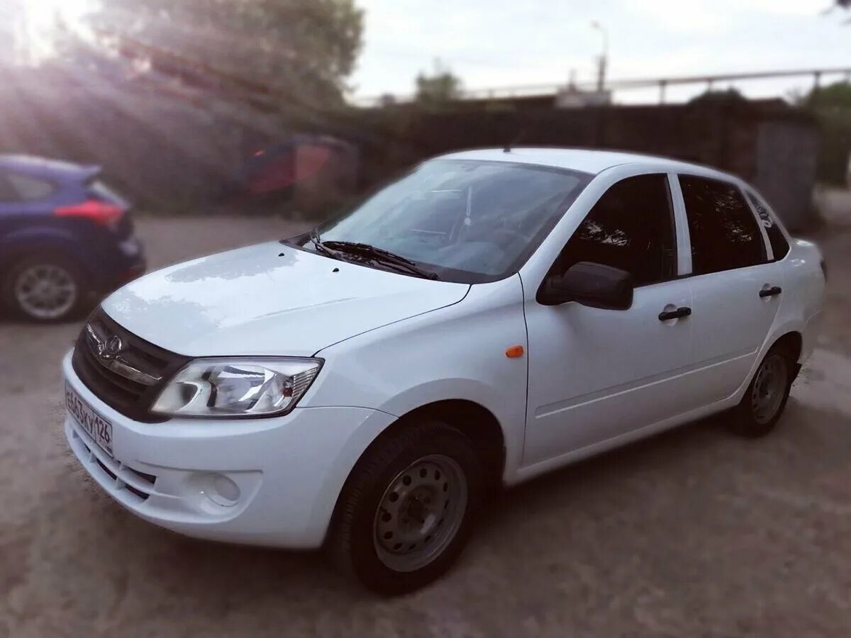 Гранта кбр с пробегом. Белая лада гранта седан 2013. lada granta 2013 белая. лада гранта белая 2014г. лада гранта 2013 ваз.
