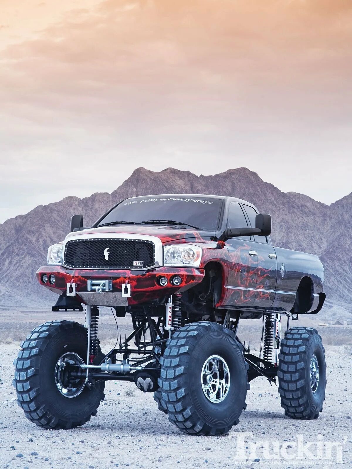 Машина big foot. Dodge Ram бигфут. Dodge Ram монстр трак. Dodge Ram 2500. Додж Ram 2500 Монстер трак.