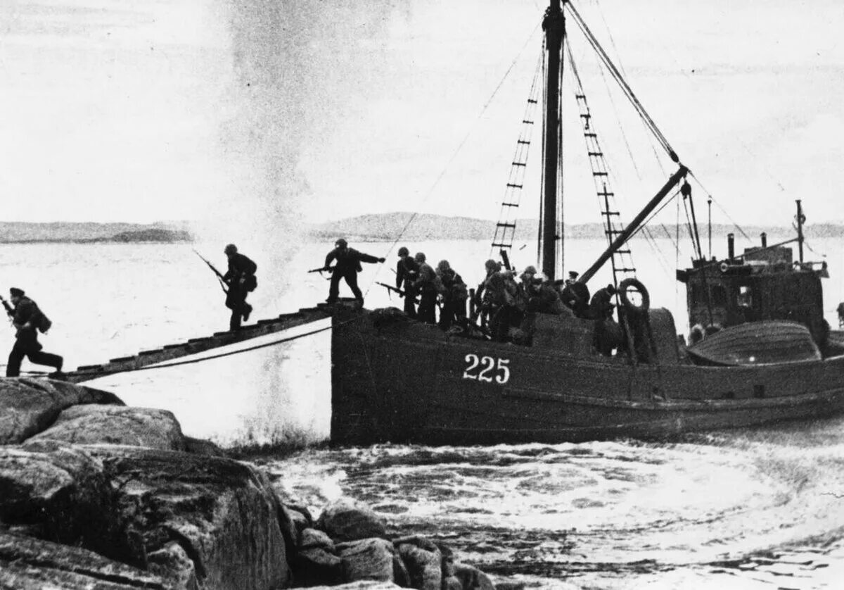 Оборона Заполярья полуостров Рыбачий. Морской десант Северного флота в 1942 году. Мотовский залив 1942. Оборона Кольского Заполярья 1941–1944.