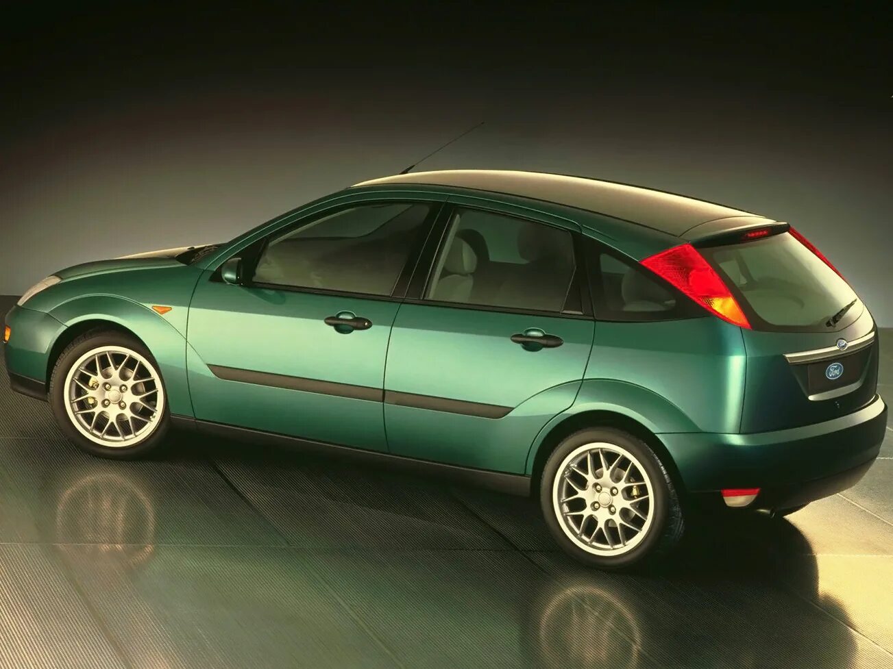 Форд фокус 1 сборки. Ford Focus 1 хэтчбек. Форд фокус 1998 хэтчбек. Форд фокус 1 1.8 хэтчбек. Ford Focus 1998 хэтчбек.