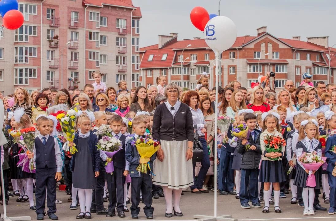 14 школа великий новгород. Директор школы 37 Великий Новгород. 37 Школа в Великом Новгороде.