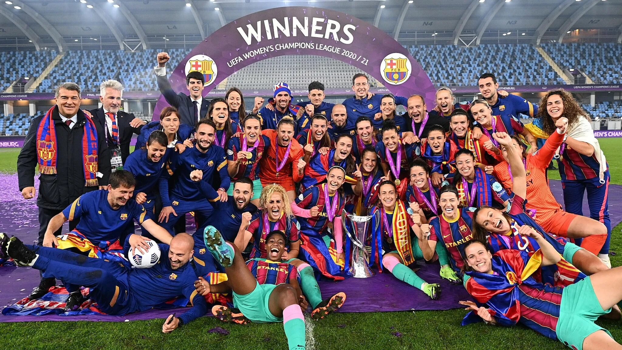 Барселона победитель ЛЧ 2006. Barcelona UEFA Champions League. Барселона победитель ЛЧ 2015. Барселона чемпион ЛЧ.