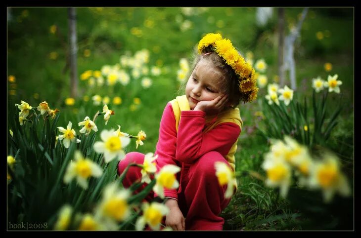зеленая планета в космосе. зеленого цвета ты словно с дальней планеты. влюбленные в березовой роще. ядовито зеленый. зеленая планета.