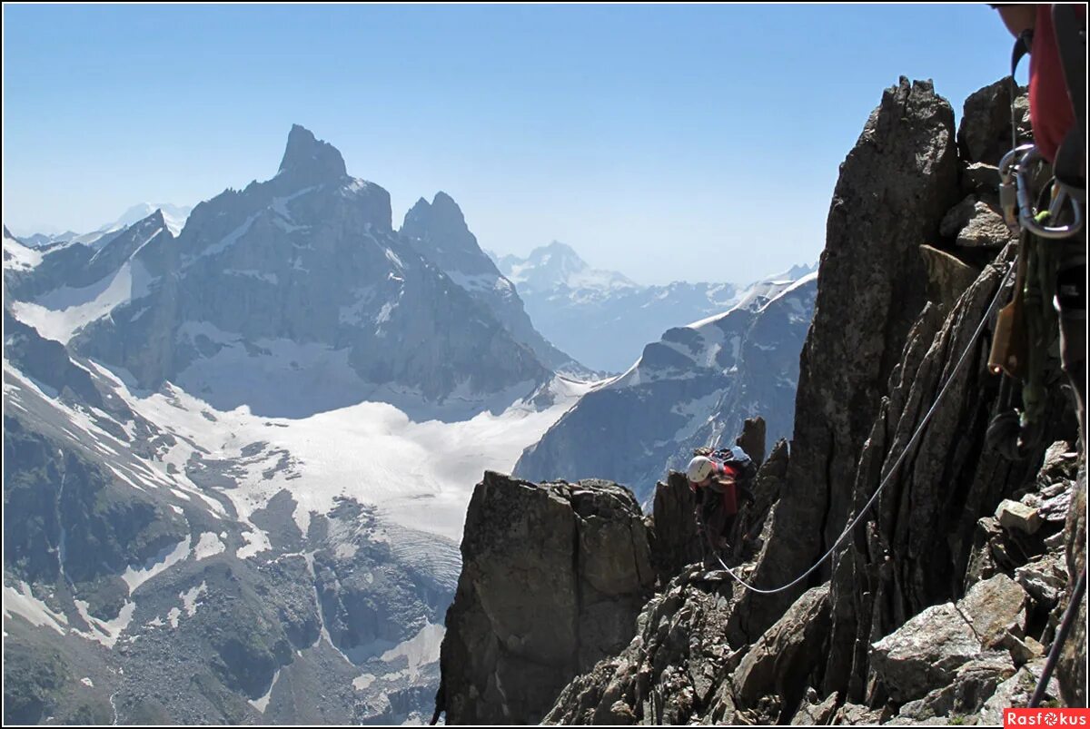 Ущелье скалы. Горы скалы. Горы. Ущелье в горах. Роки маунтинс горы.