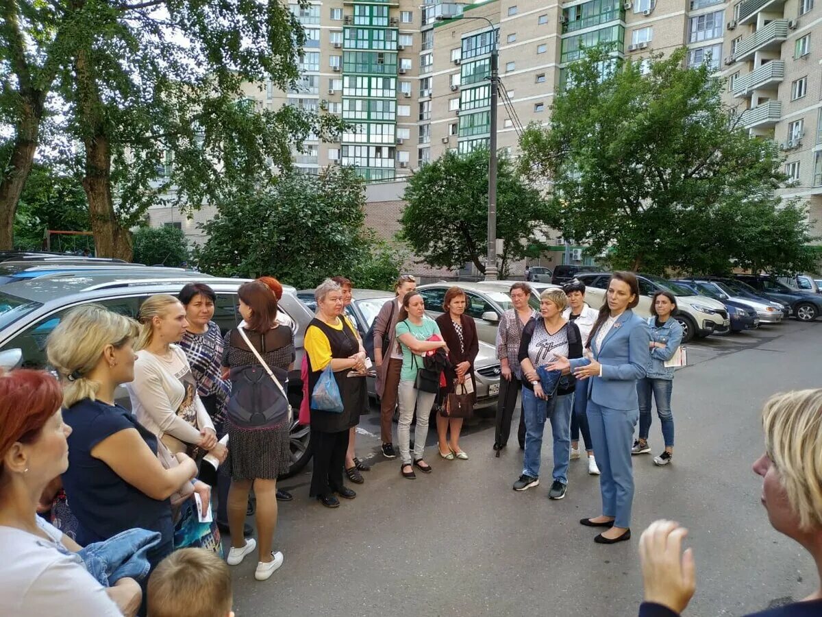 Пермь 6 дети. Школа 1204 москва рубцов переулок. Выборы пункт. Дворы саратова. Выборы во дворе.