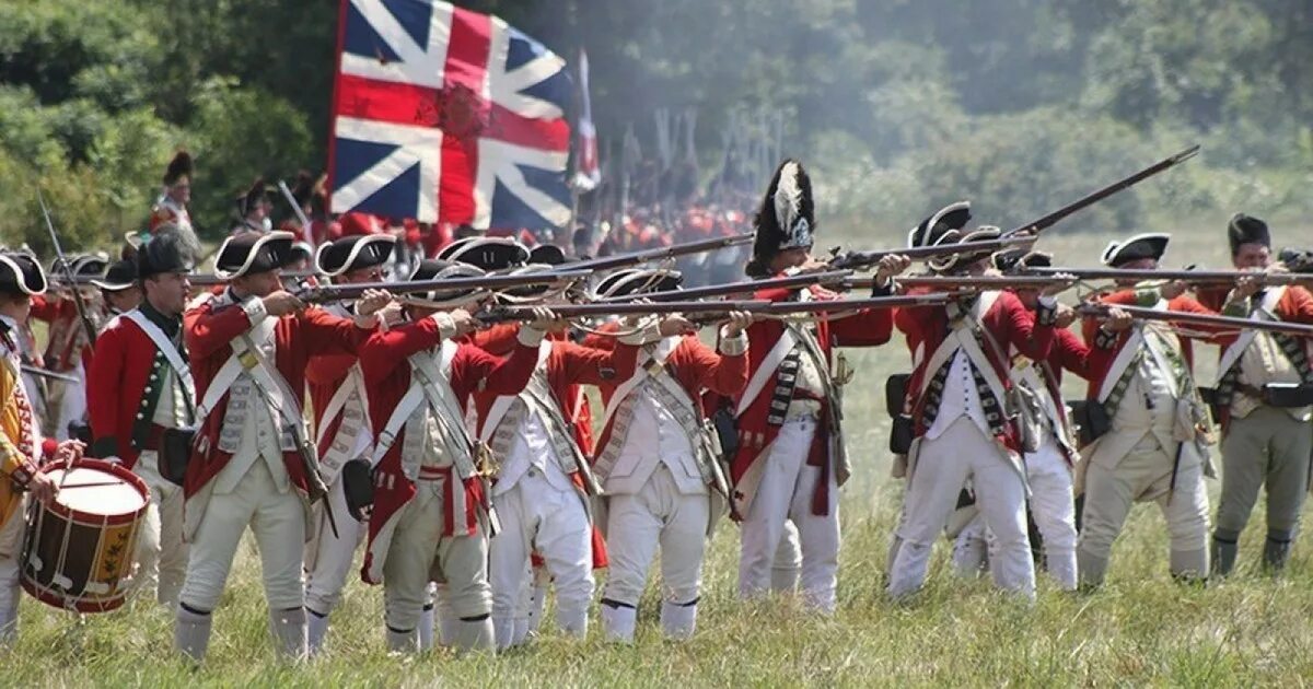 Uk 18. Британская пехота 18 века. Британская линейная пехота 18 века. Красные мундиры британской армии 19 века. Английская пехота 19 века.