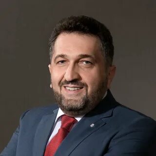 У нас фактически все магазины одежды закрыты. 