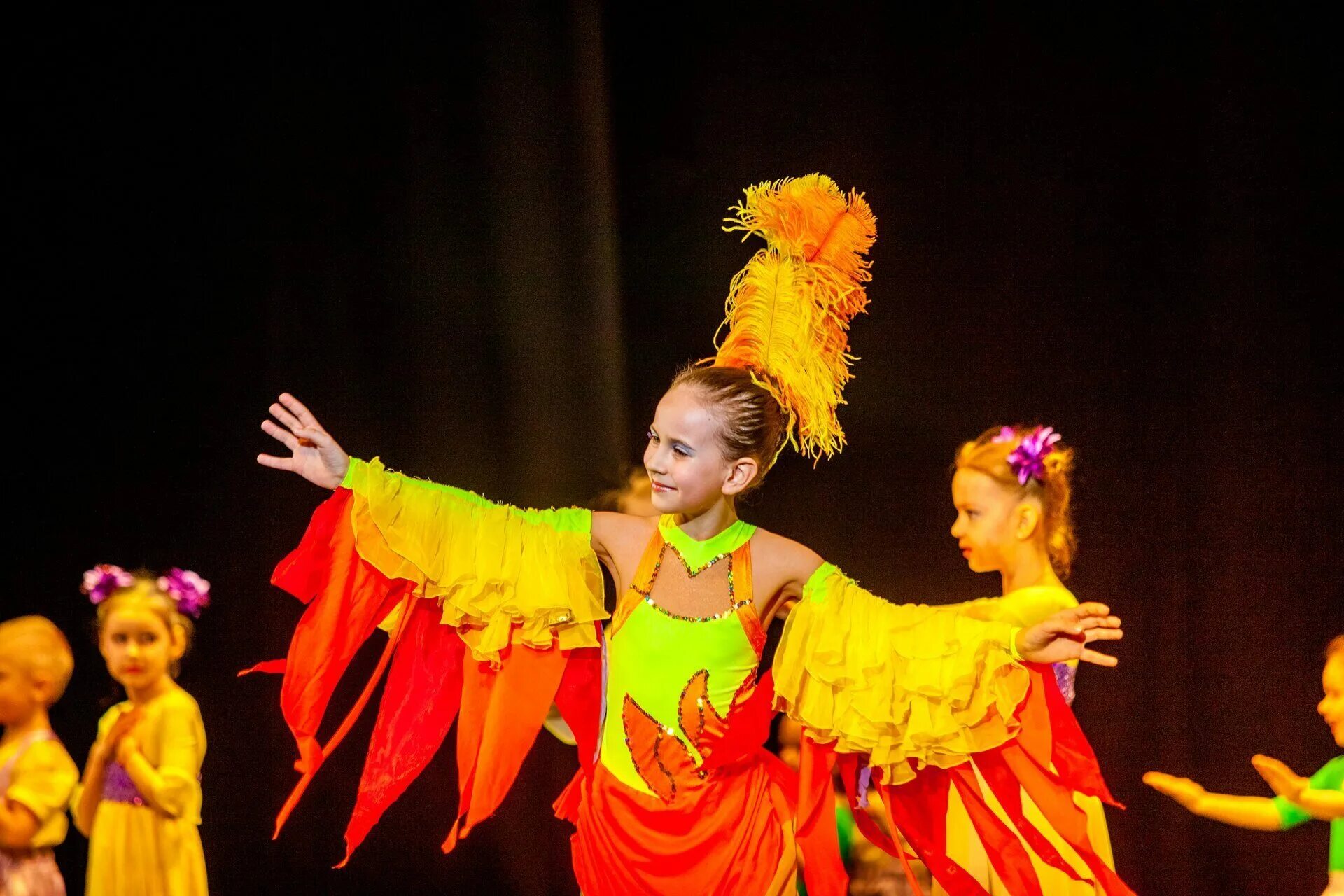 танец птичек в детском саду. костюм журавля для танца. костюм лебедя. танец птиц в детском саду. танец птицы белые.