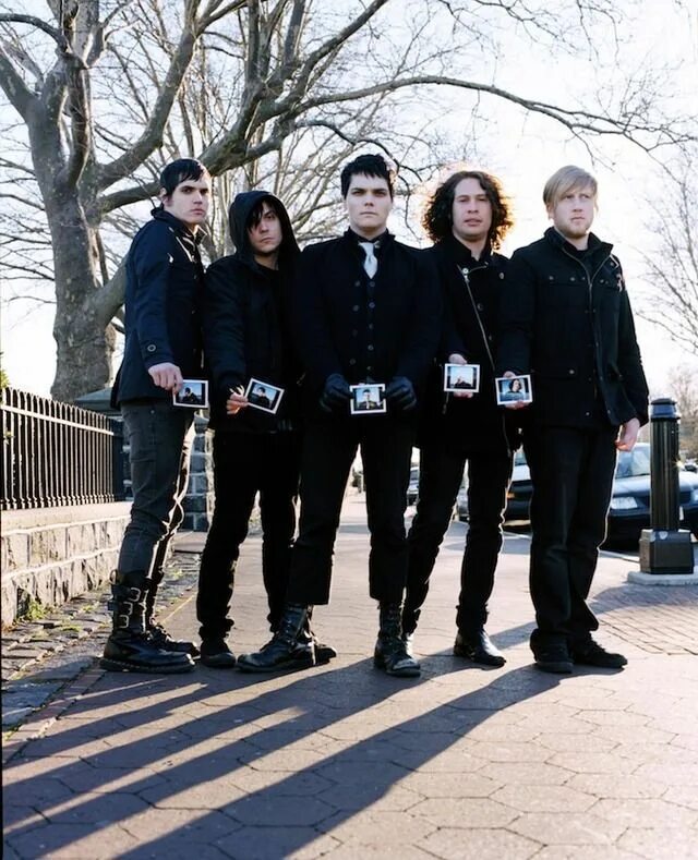 Young 4 life. Группа my Chemical Romance. My Chemical Romance 2005. My Chemical Romance 2010. My Chemical Romance 2015.