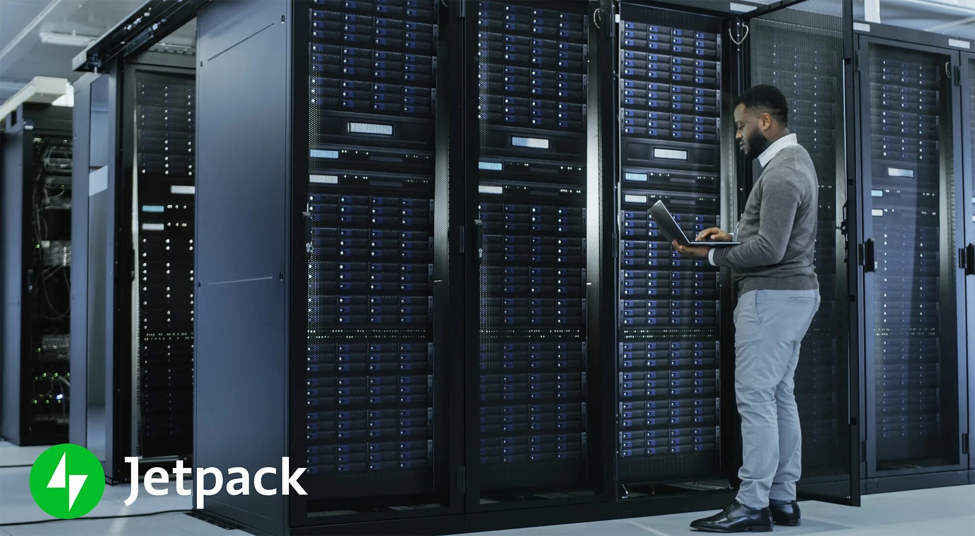 Put in server. Server rack. администратор баз данных фото. put in a rack.