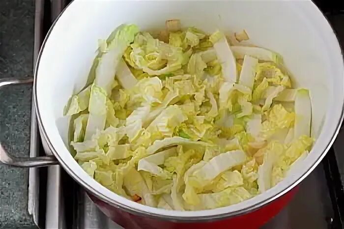 Суп с пекинской капустой и курицей