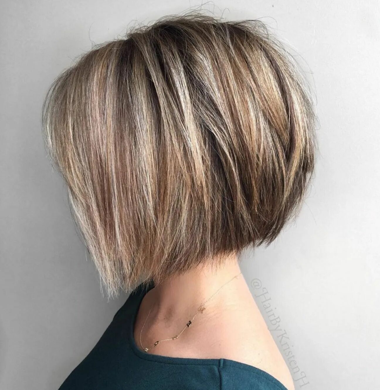 Модные стрижки волос боб This Photo may not be a pixie, its 100% a bob but does @hairandbeautybyjen look