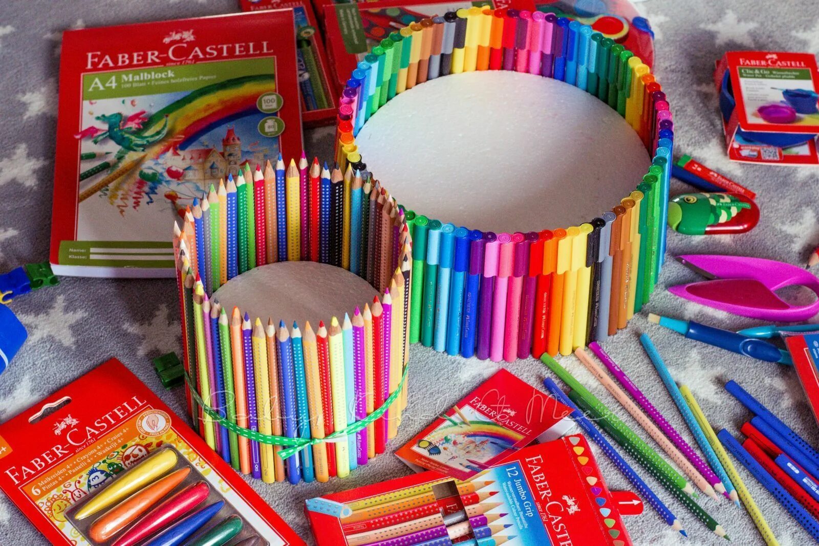 Подарок учителю. Подарки своими руками. Подарок учителю своими руками. Подарки в школу 5 класс. Новогодние подарки для детей в садик.