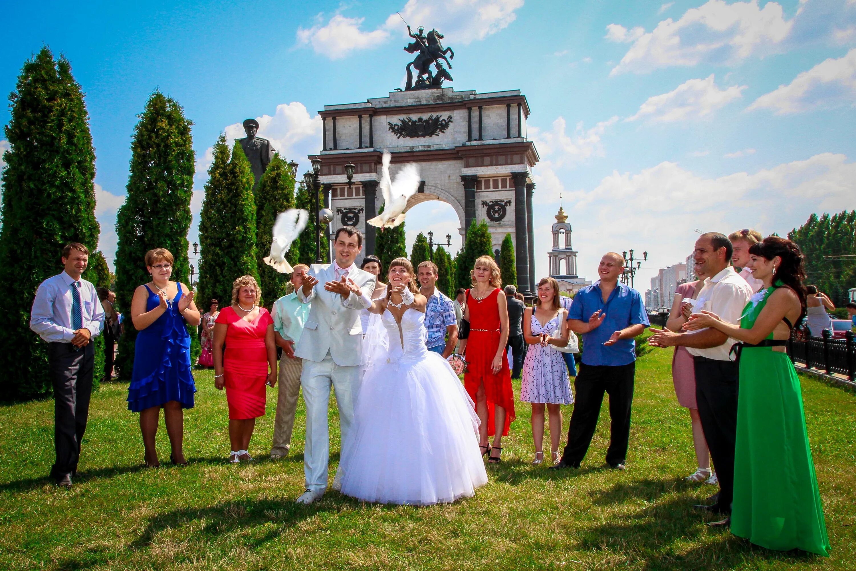 Изотов андрей курск. Свадебные фото курские фотографы. Красивые места для свадебной фотосессии курск. Казанцев вячеслав михайлович подольск свадьба. Курск свадебный.