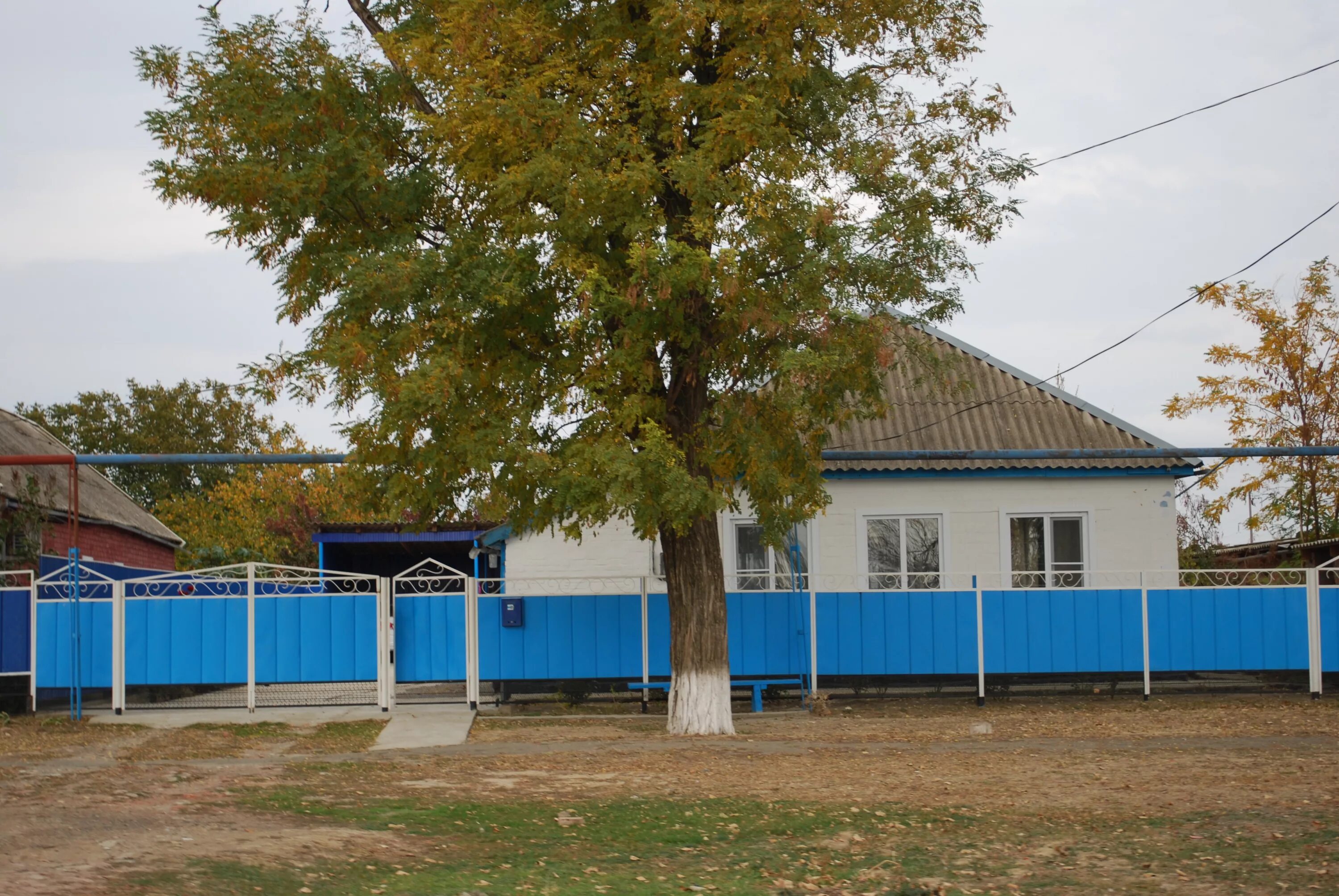 Погода село виноградное. Виноградное Калмыкия Городовиковский район. Чапаевское Калмыкия. Республика Калмыкия Городовиковский район село веселое школа. Село виноградное Городовиковский район Республика Калмыкия Россия.