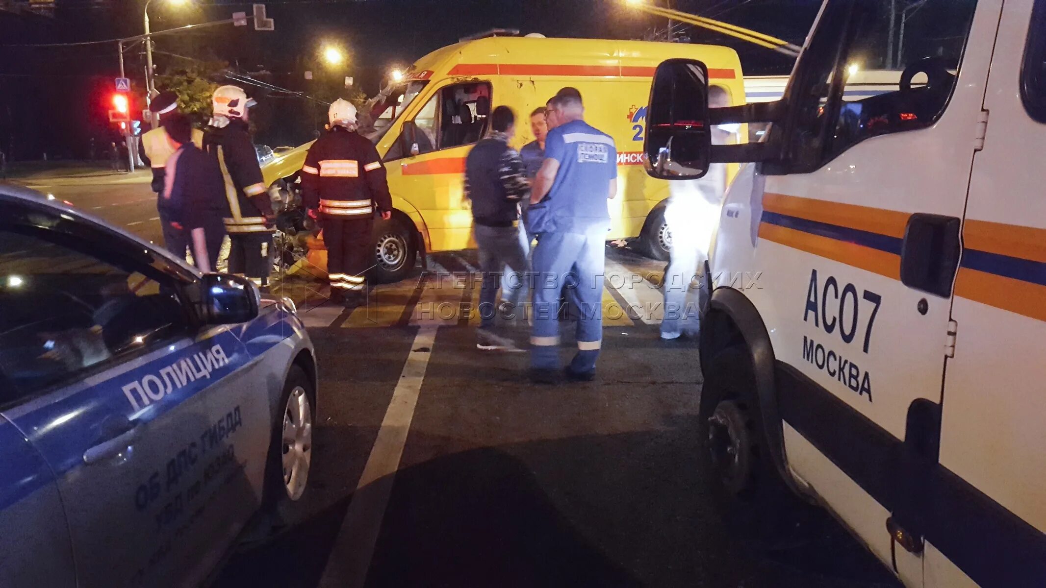 Новости часа москва происшествия. Дтп на пр мира вчера москва. Дтп ленинский проспект. Новости часа москва происшествия. Авария на трамвайных путях сегодня в москве.