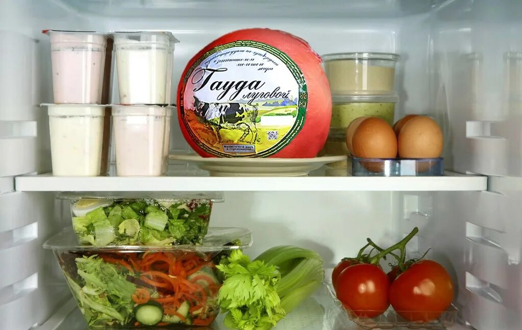 Как хранить сыр чтобы не плесневел. Сыр в холодильнике. холодильник с продуктами. хранение в холодильнике. правильное хранение продуктов.