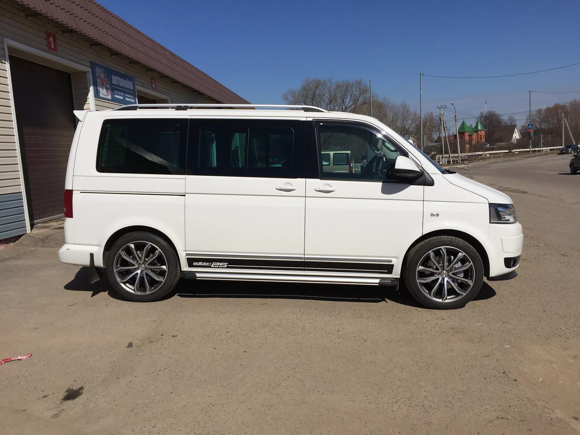 Диски мультивен т5. Volkswagen caravelle т5 r19 колеса. фольксваген мультивен т5. фольксваген каравелла r18. диски на vw multivan t5.