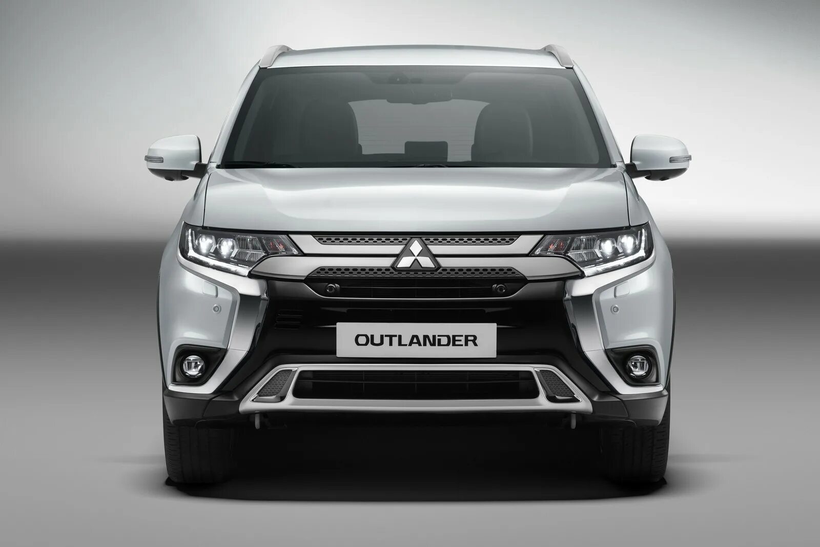 Митсубиси Аутлендер 2021. Mitsubishi Outlander 2018. Митсубиши Аутлендер 2018. Новый Mitsubishi Outlander 2023.