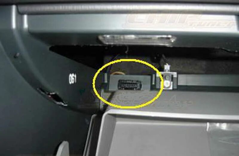 Разъём обд 2 лада приора. Обд разъем приора 2007. Obd разъём lada priora. Где находится разъем обд на приоре. Лада приора разъем obd2.