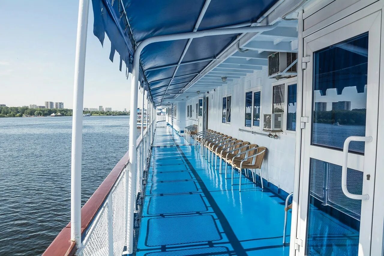 Сайты круизы на теплоходе. Теплоход валаам. Теплоход римский корсаков. Путешествие на лайнере. Volga dream теплоход.