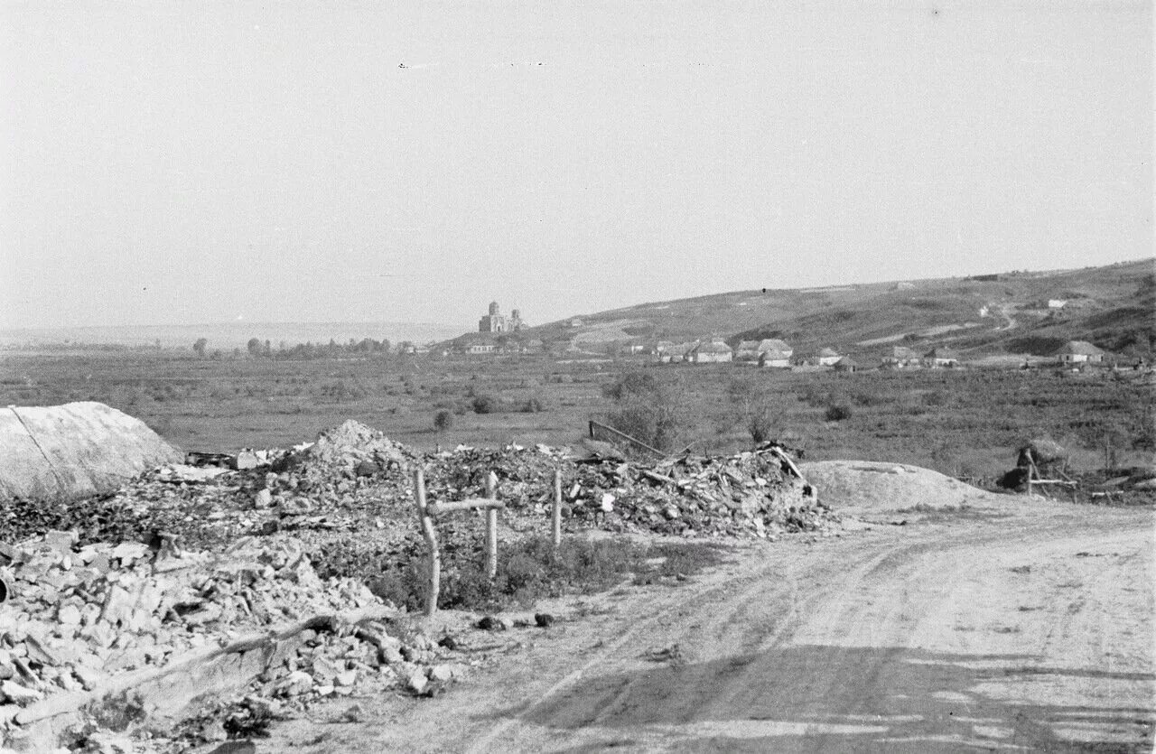 Высадка в белгородской области. Белгород 1943 год. Белгородская область в 1943 году. Урыв Покровка 1942. Белгород 1942 разрушенный.