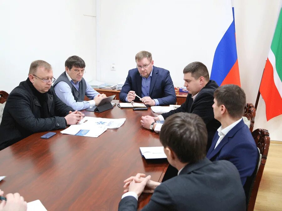 Минпромэнерго. Министр промышленности чеченской республики. министерство промышленности и энергетики. минпромэнерго ростовской области.