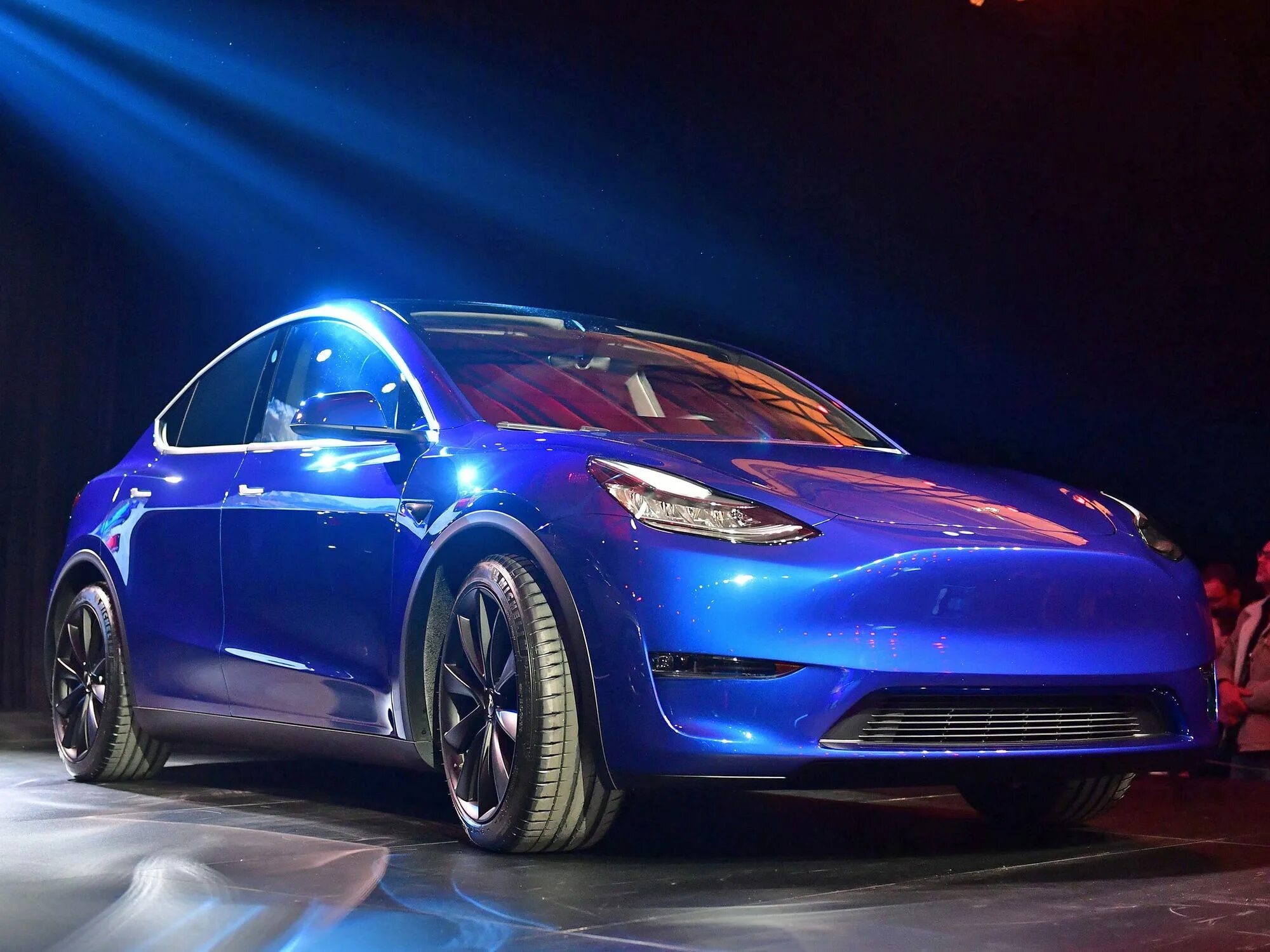 Тесла какой машина. Тесла model y. Автомобиль Tesla model y. Тесла модел с 2019 синяя. Tesla model y синяя.