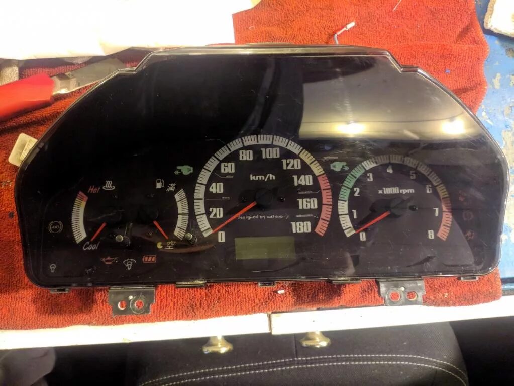 Панель приборов мазда мпв. Оптитрон мазда мпв. Mazda mpv 2003 приборная панель. Мазда мпв панель. Приборная панель мазда мпв.