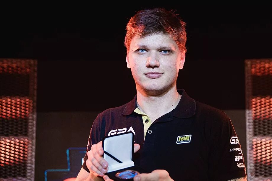 Симпл рост. Ава s1mple в CS go. Саша Симпл 2015. Симпл нави.