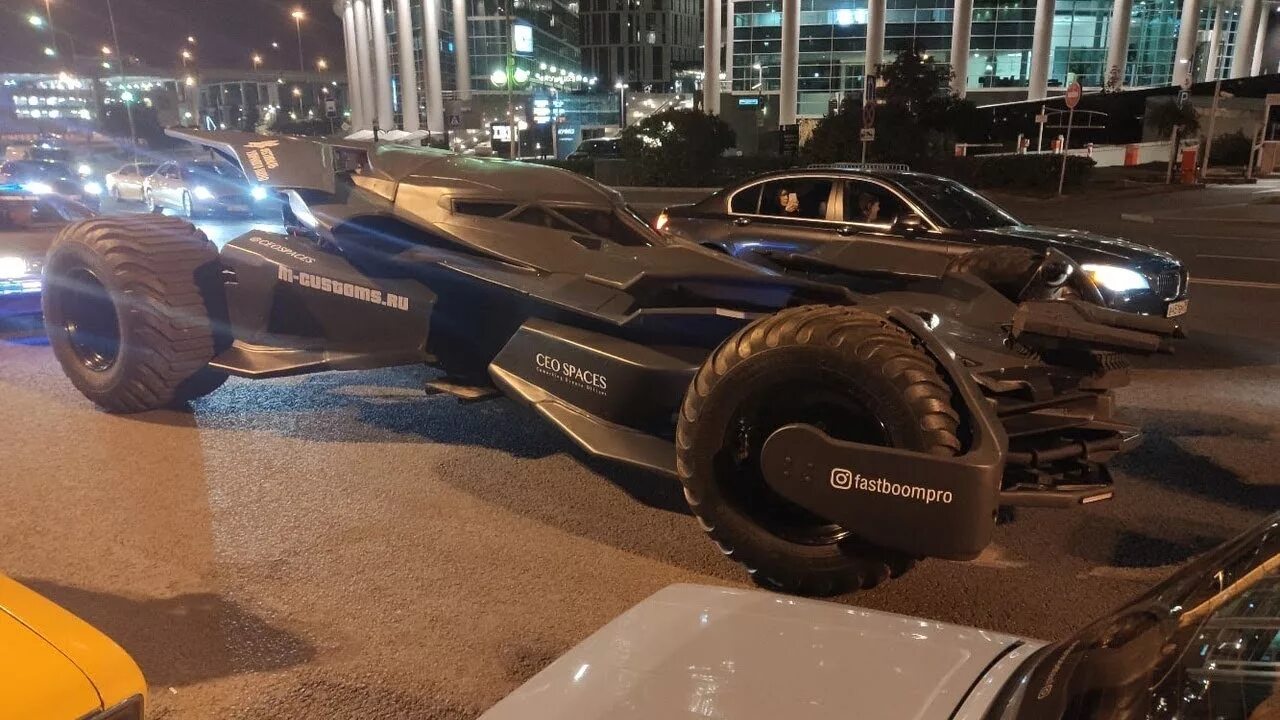Бэтмобиль в Москве