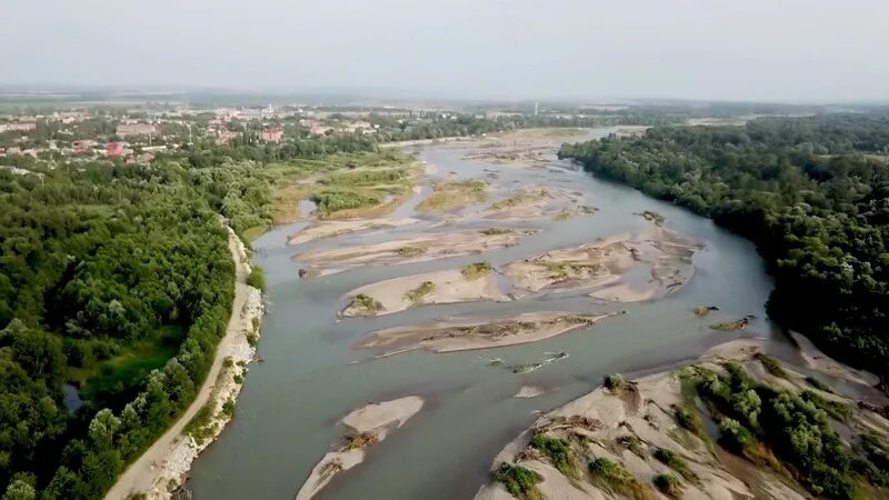 Усть лаби. Река Лаба Лабинск. Река Лаба Краснодарский край Курганинск. Лабинск речка Лаба. Река Кубань Усть Лабинск.