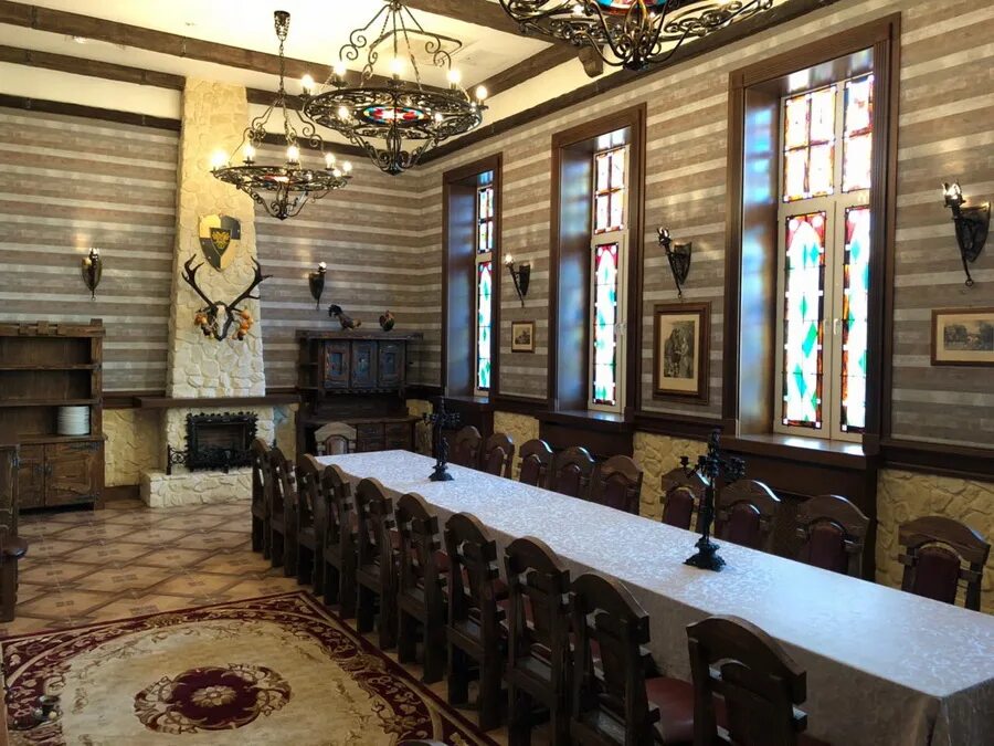 Трактир хрустальный дворец. Трактир хрустальный дворец. Столовая ильинка. Банкетный зал палаццо в санкт петербурге. Вознесенский мост преступление и наказание.