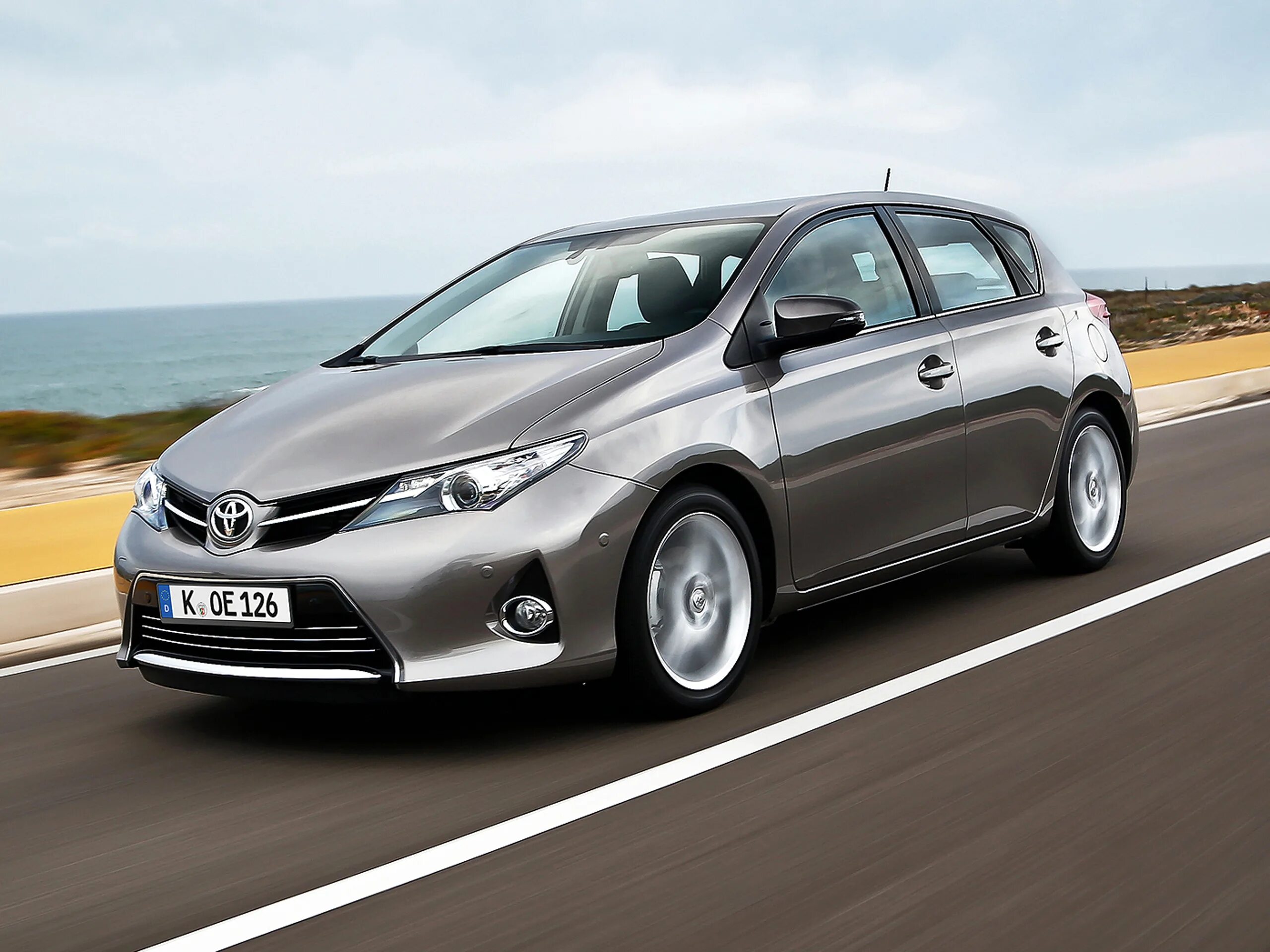 Toyota auris. Тойота аурис 1.6. Тойота аурис 2013 хэтчбек. Toyota Auris 1. Toyota Corolla Auris.