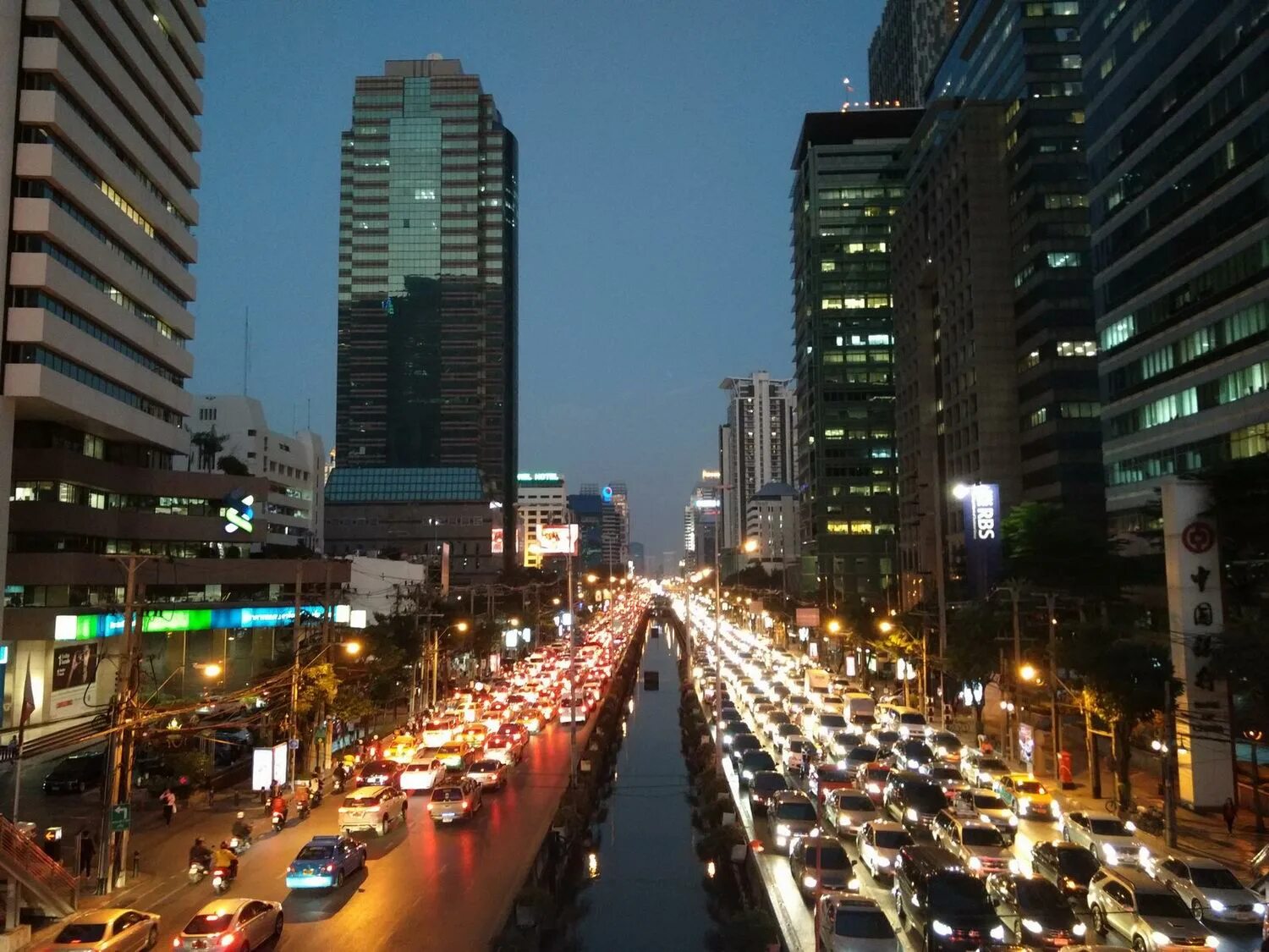 Как называется бангкок. Бангкок город 2022. Население Бангкока 2022. Бангкок 2007 город. Пробки в Бангкоке.