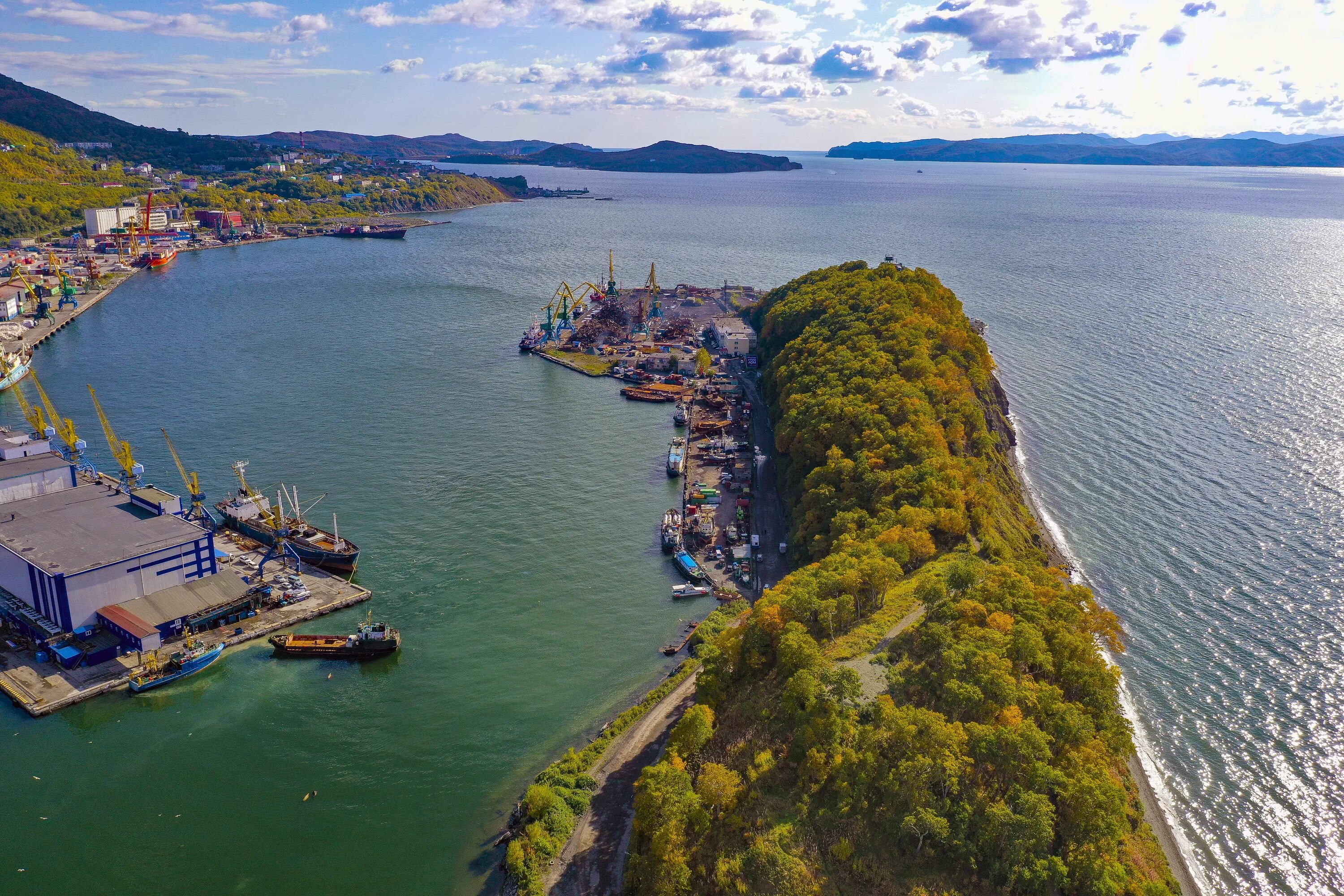 Агентства камчатский край. Морской порт Петропавловск-Камчатский. Пор тпетропавлоск Камчатский. Петропавловск-Камчатский морской торговый порт. Авачинская бухта порт.