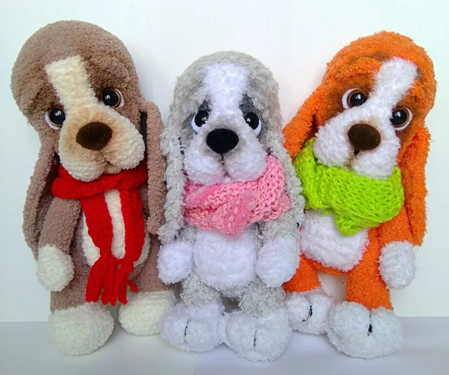 Собачка из пряжи крючком. Вязаная собачка. Собачка из пряжи крючком. Собака амигуруми. Вязаные плюшевые собачки.