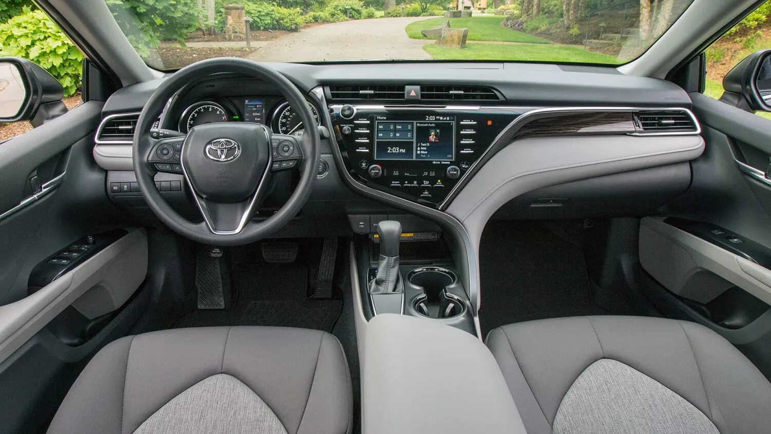 Тойота 6 поколения. Toyota Camry 2020 салон. Toyota Camry 2018 Interior. Toyota Camry 2018 года салон. Toyota Camry 2021 Interior.