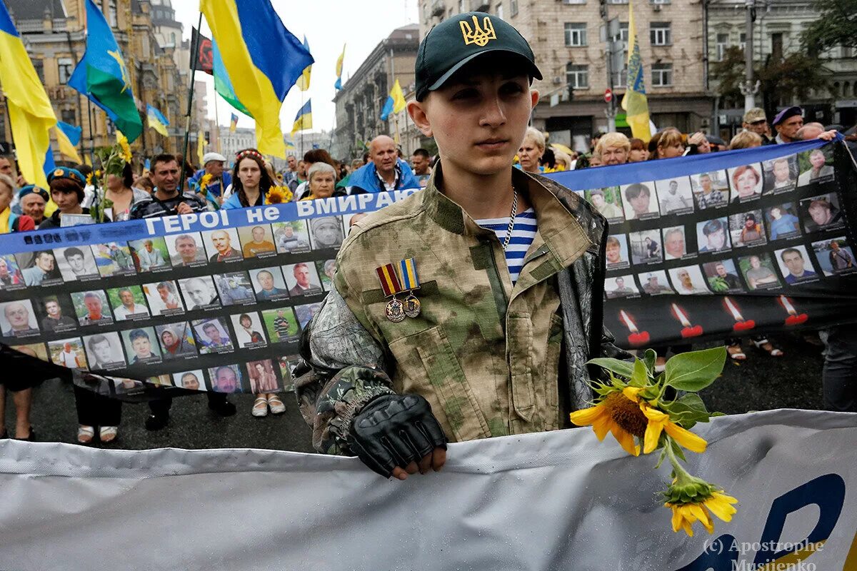 Сколько патриотов на украине на сегодня. Украинский патриотизм. Украинские герои АТО. Украинец Патриот. Украинские Патриоты.