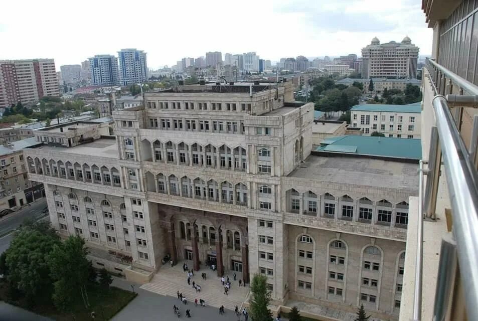 Qarabag universiteti. Qarabag universiteti. Adpu азербайджан. Азербайджанский государственный университет культуры и искусств. Медицинский институт в баку.
