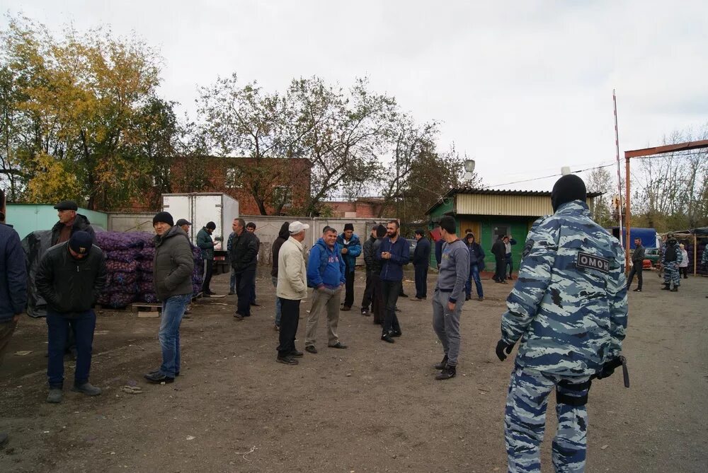 Миграционная служба нижний тагил. Букатино Нижний Тагил. Рынок Букатино. Букатинский рынок Нижний Тагил.