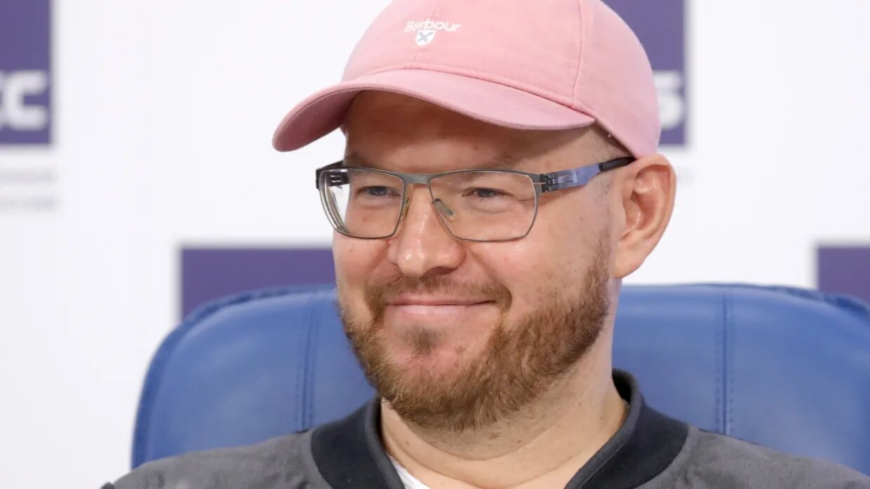 Сенцов андрей. Сергей емельянов режиссер. Реж. Сергей сенцов режиссер. Олег сенцов режиссер.