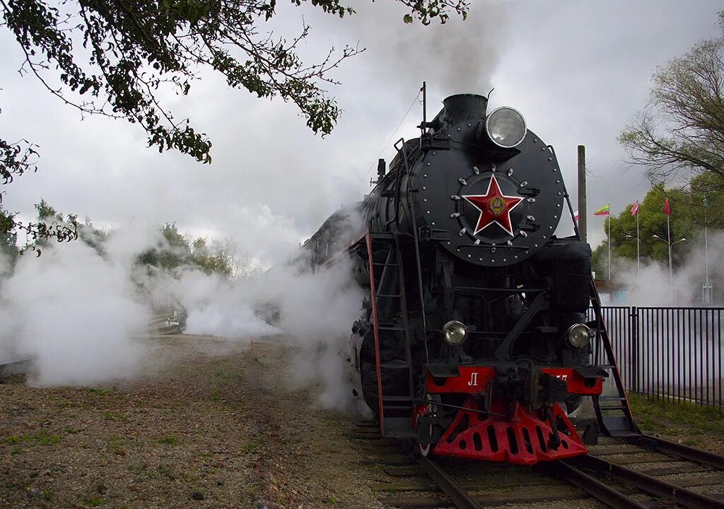 Прилипший к паровозу
