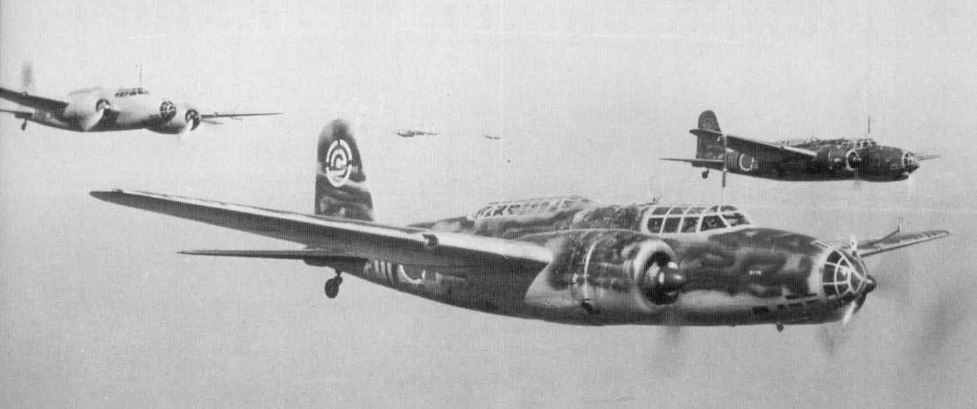 Mitsubishi a6m zero. Мировой 44. Мировой 44. Танк крусейдер мк 3. G4m бомбардировщик.