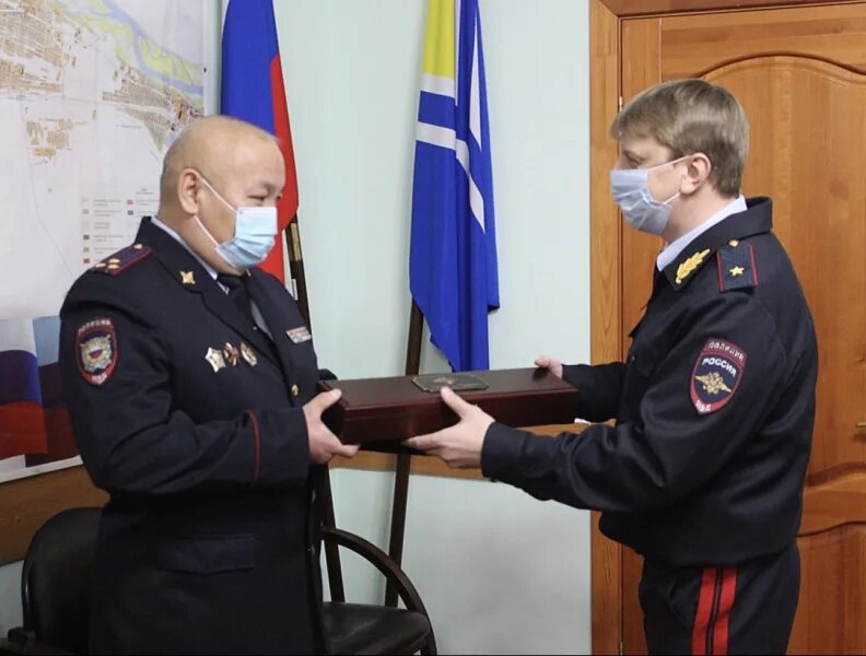 Награждение сотрудников полиции. Награждение сотрудников МВД. Вручение награды работнику. Поощрение сотрудников ОВД.