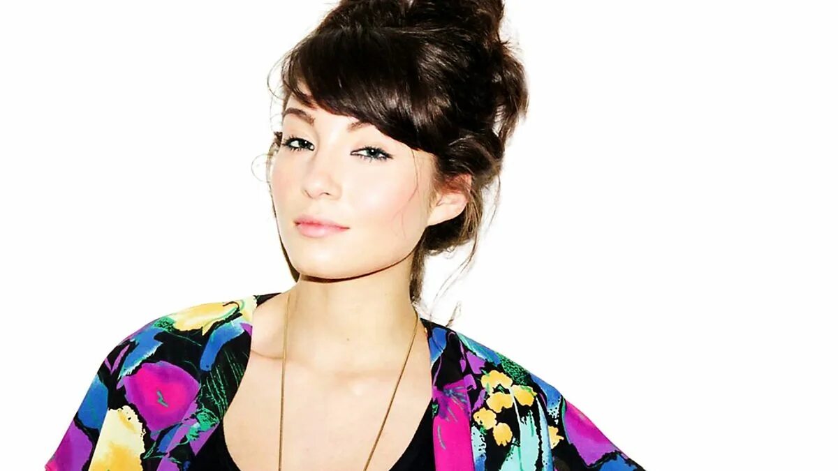 Yasmin she. Ясмин шахмир. yasmin певица. yasmin k.