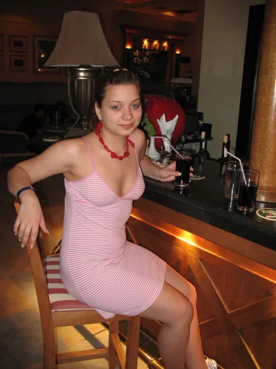 Amateur showing. Девушки хотвайф. Amateur showing. Amateur showing. Подружки в купальниках частное.